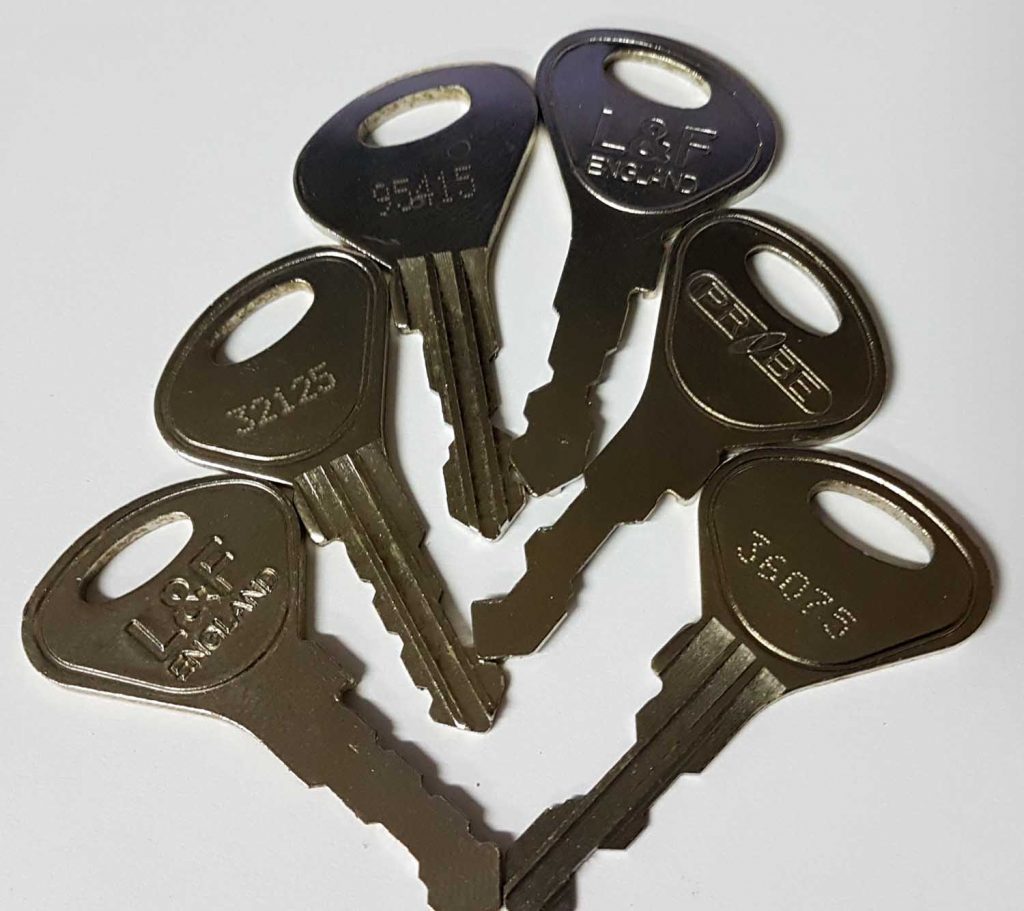 Cam lock keys
